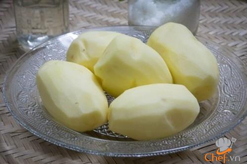 bi-quyet-lam-khoai-tay-chien-gion-lau-ma-khong-ngam-mo
