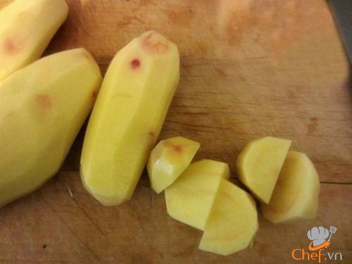 Canh khoai tây nấu nấm ngon ngọt dễ ăn