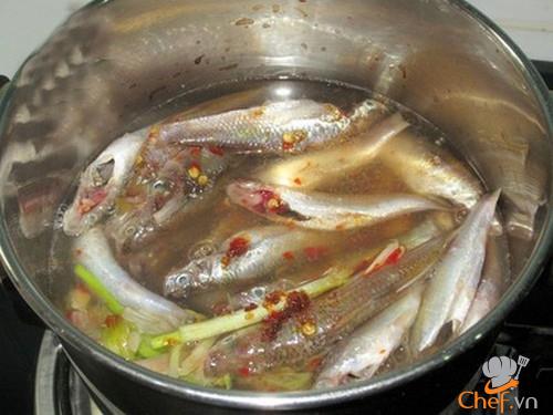 Cá linh kho tương - món ngon mùa nước nổi