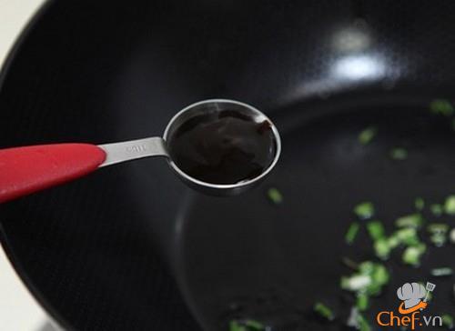 Tôm rim lạc lạ miệng ngon cơm
