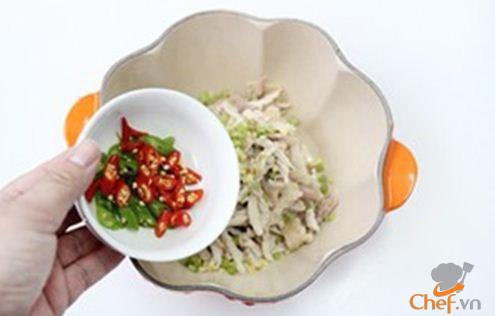 Gà xé phay đổi món ngày cuối tuần