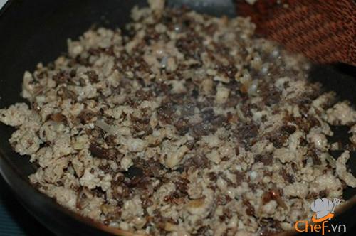dung-chao-chong-dinh-lam-banh-cuon-thit-ga-ngon-tuyet