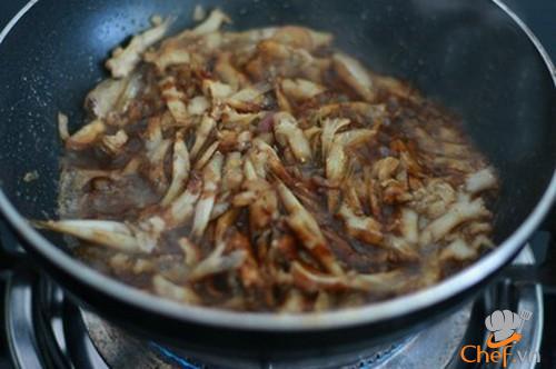 Trời lạnh ăn cá cơm kho xoài thật tuyệt!