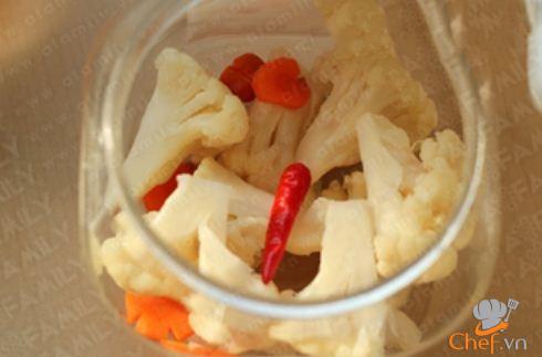 Súp lơ muối chua - giòn ngon lạ miệng