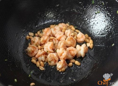 Tôm rim lạc lạ miệng ngon cơm