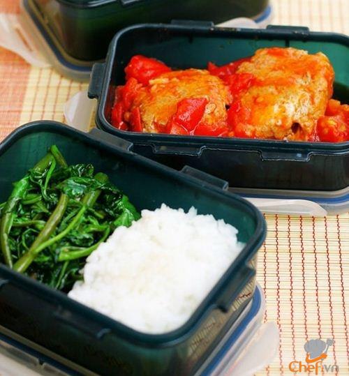 Hộp cơm văn phòng giản tiện mà ngon