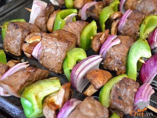 bo-nuong-xien-ngay-cuoi-tuan