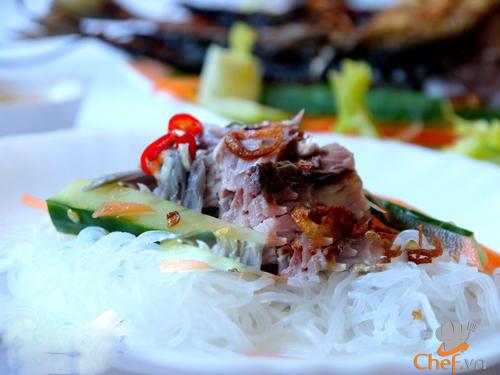 cuoi-tuan-doi-mon-voi-ca-nuong-mo-hanh-thom-ngon