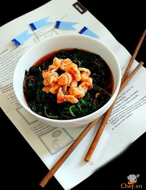 mat-lanh-canh-rau-den-nau-tom