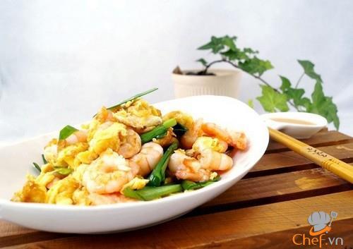 trung-chien-tom-thom-ngon-bo-duong